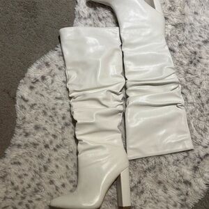 Chic White Heeled Boots